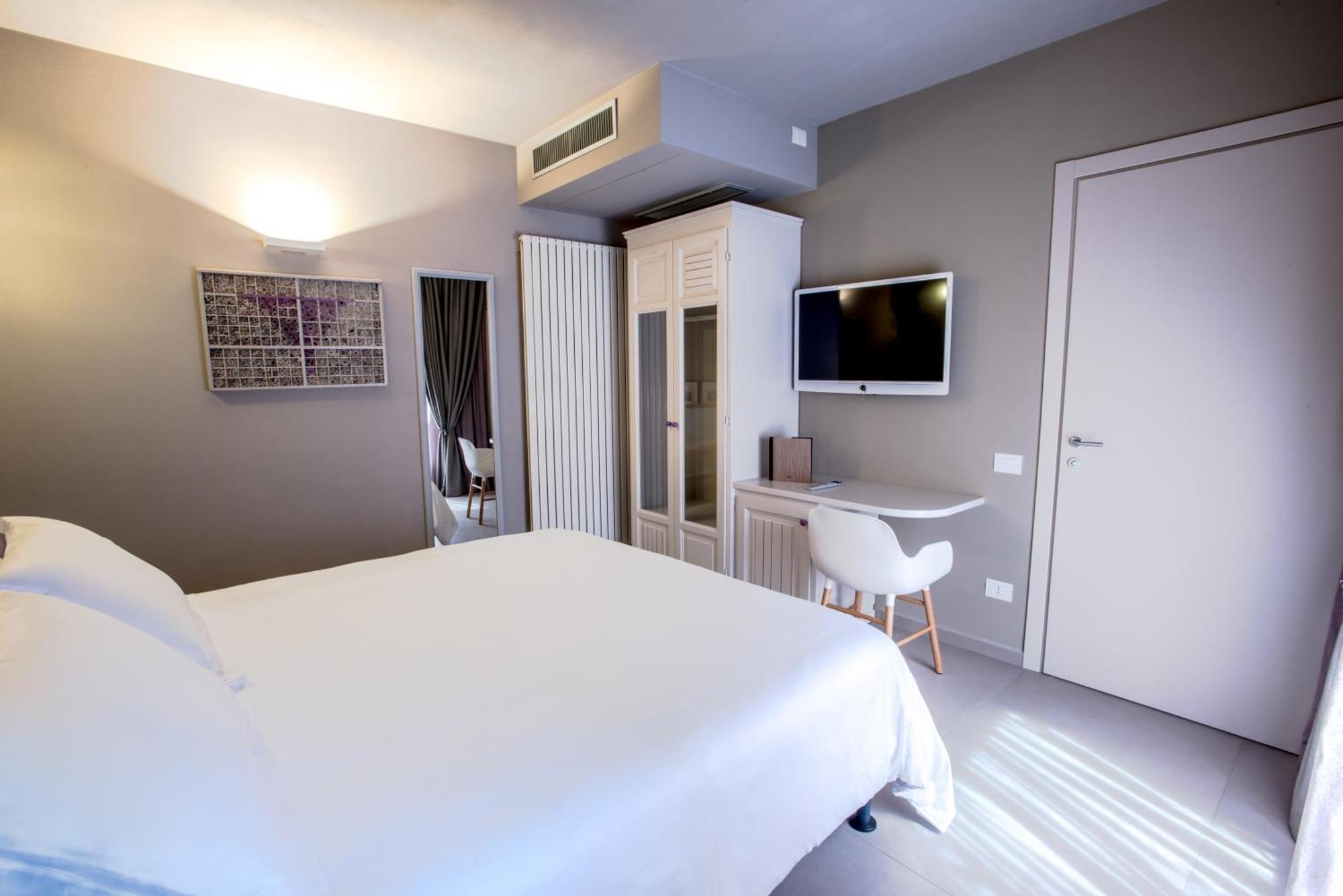 Uve Rooms & Wine Bar La Morra Bagian luar foto
