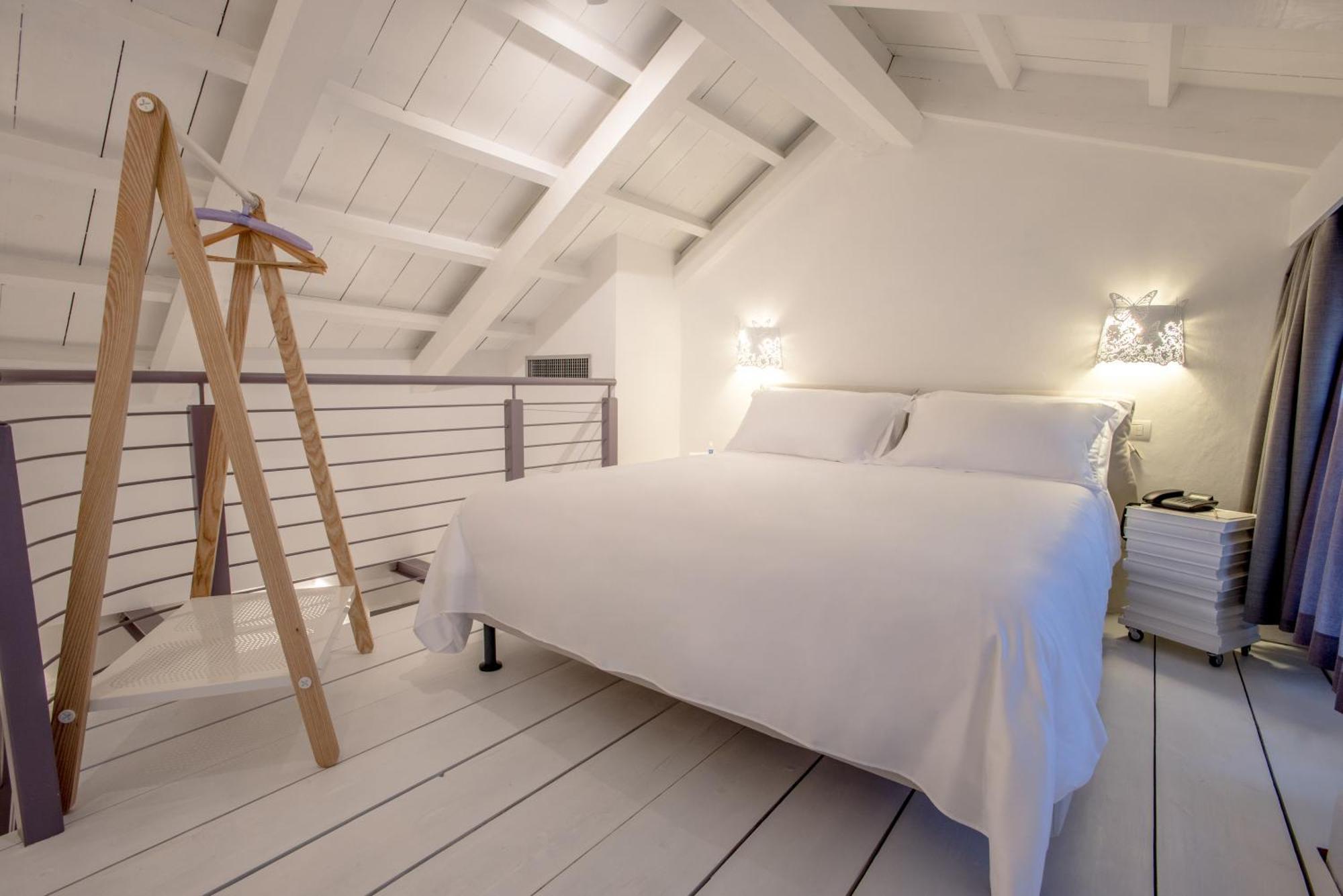Uve Rooms & Wine Bar La Morra Bagian luar foto