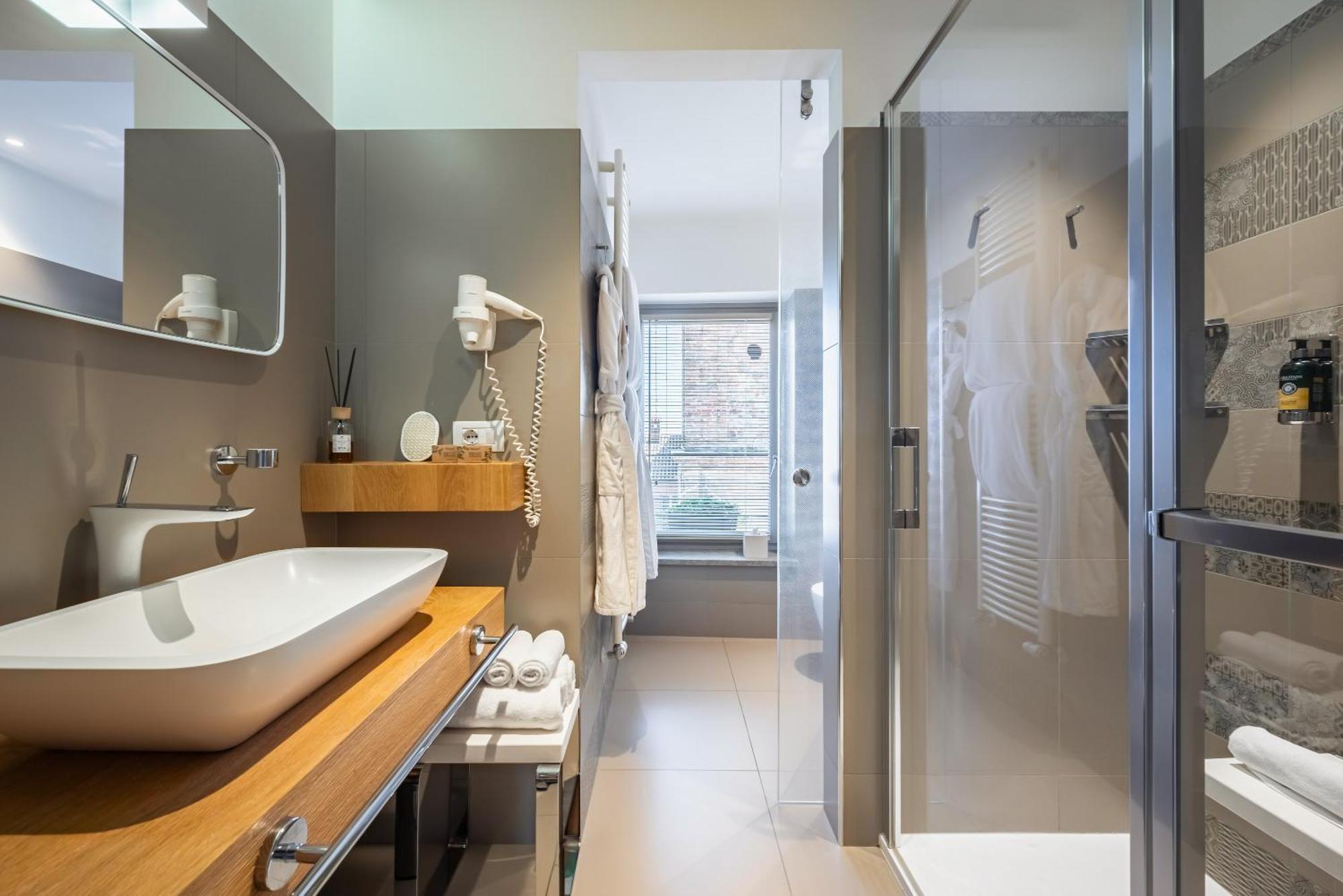 Uve Rooms & Wine Bar La Morra Bagian luar foto