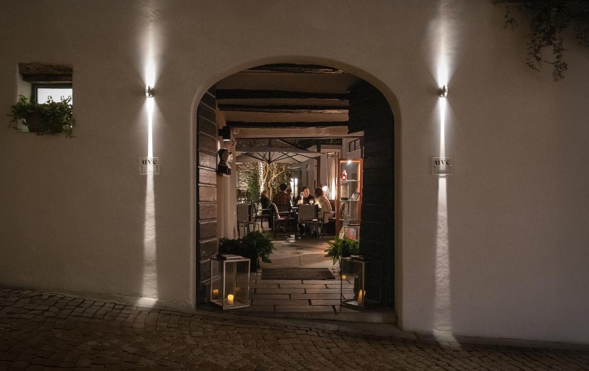 Uve Rooms & Wine Bar La Morra Bagian luar foto