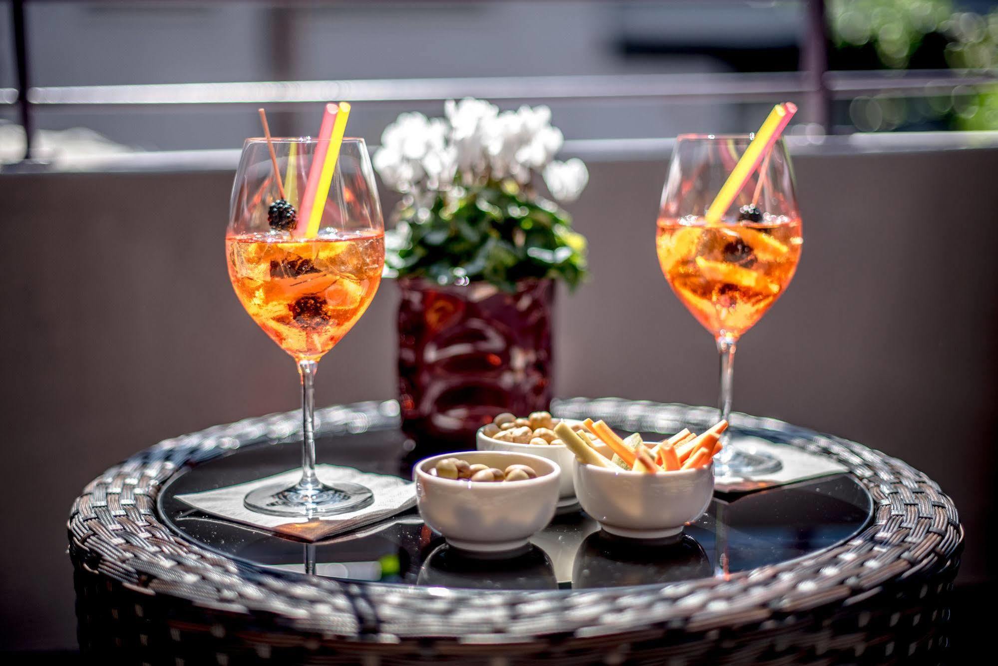 Uve Rooms & Wine Bar La Morra Bagian luar foto