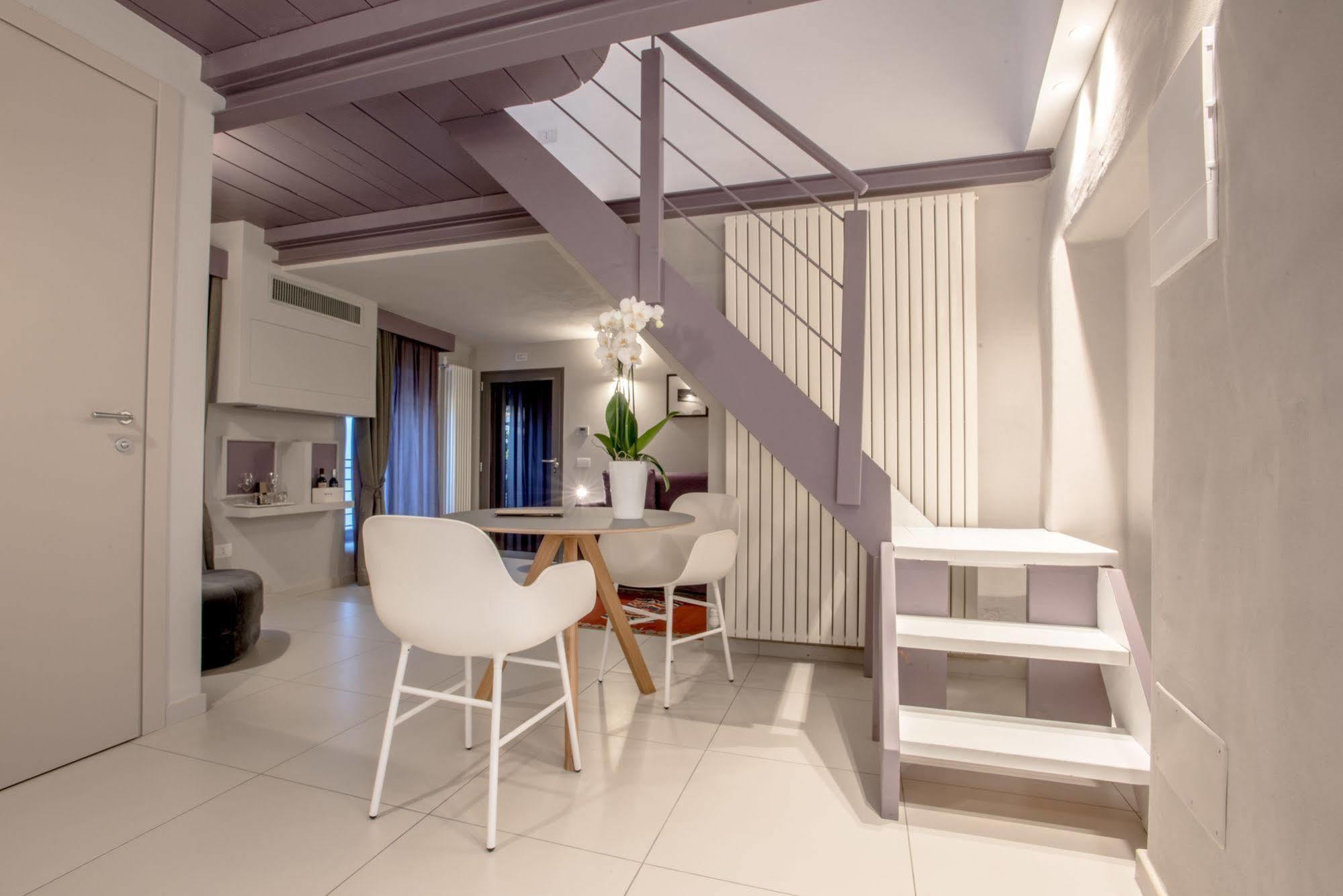 Uve Rooms & Wine Bar La Morra Bagian luar foto