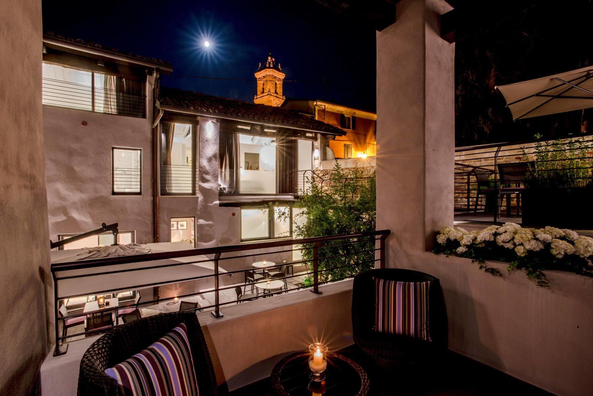 Uve Rooms & Wine Bar La Morra Bagian luar foto