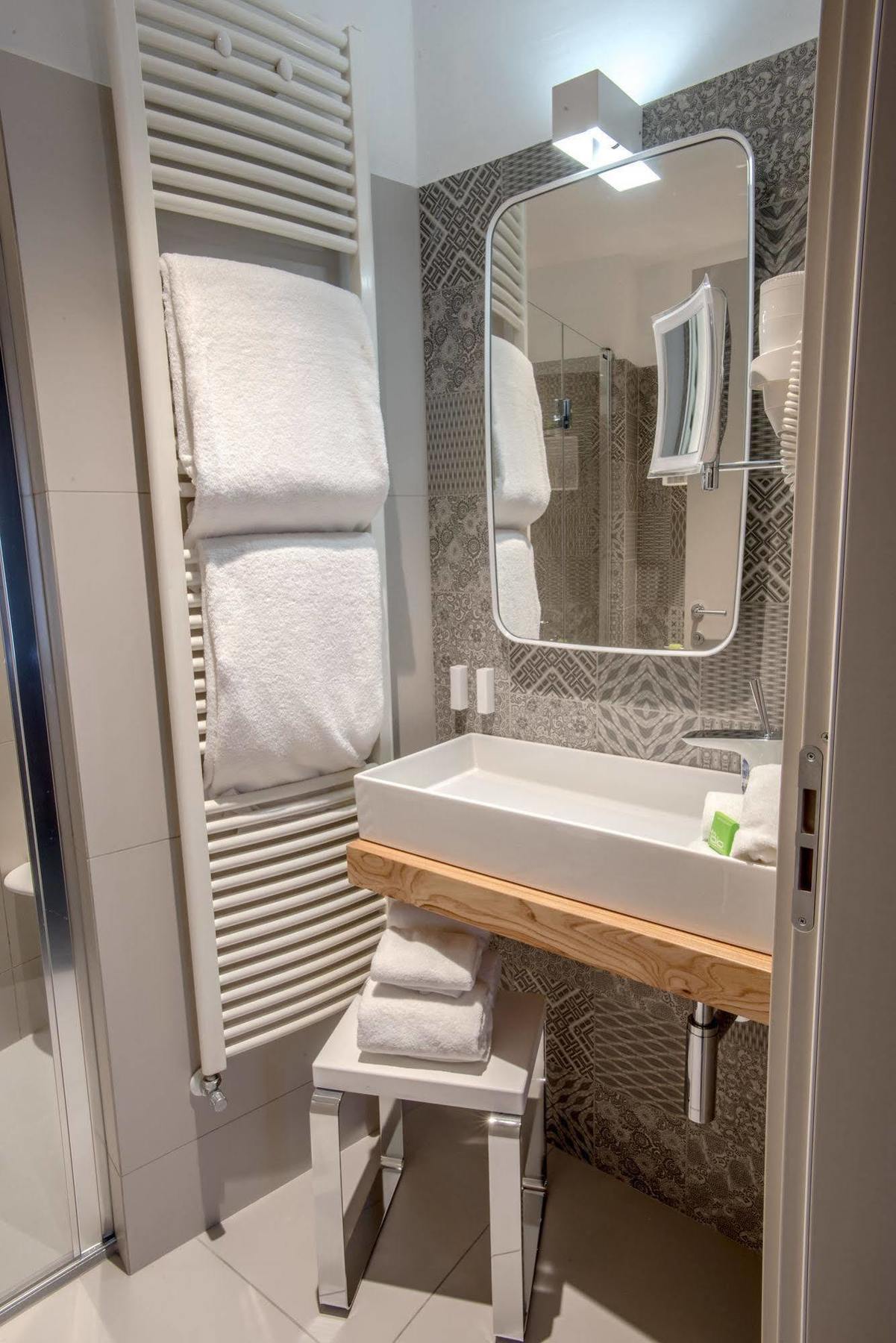 Uve Rooms & Wine Bar La Morra Bagian luar foto