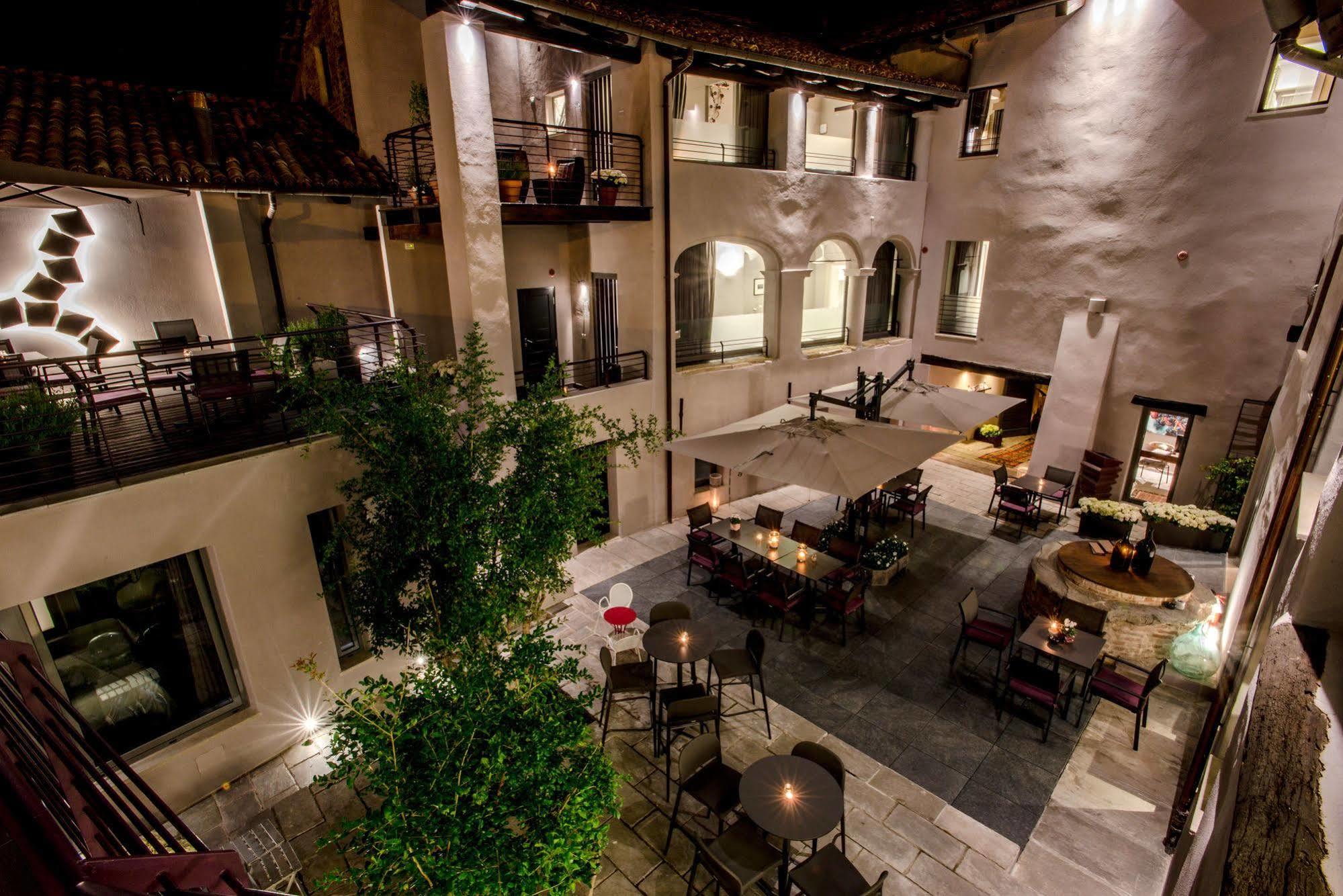 Uve Rooms & Wine Bar La Morra Bagian luar foto
